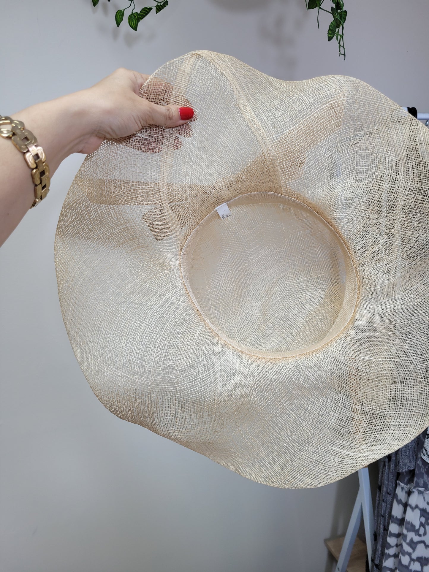 Elegance in Every Detail: Romantic Floppy Hat - Timeless Charm