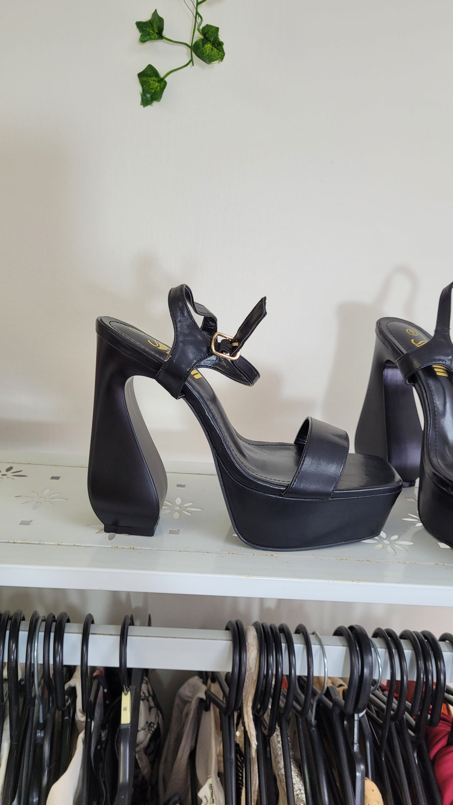 Stunning high Curved Heels