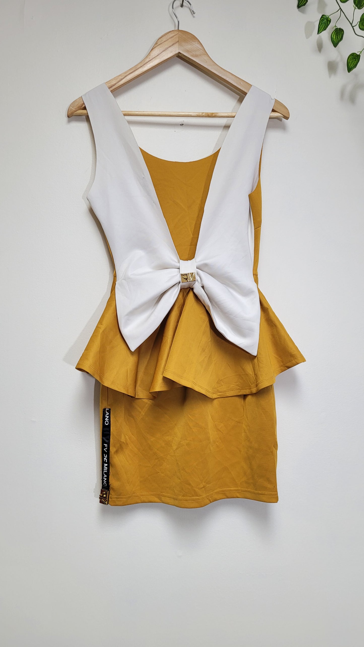 Lovely Italian Peplum Dress – Mustard & White, Size 38, Stretch Elegance