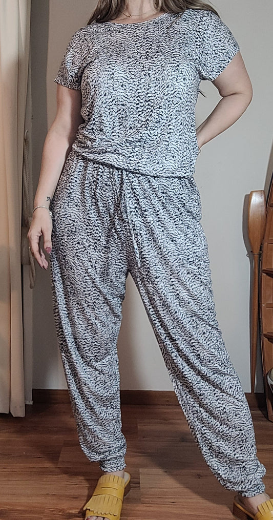 soyaconcepts jumpsuit in new condition on sale