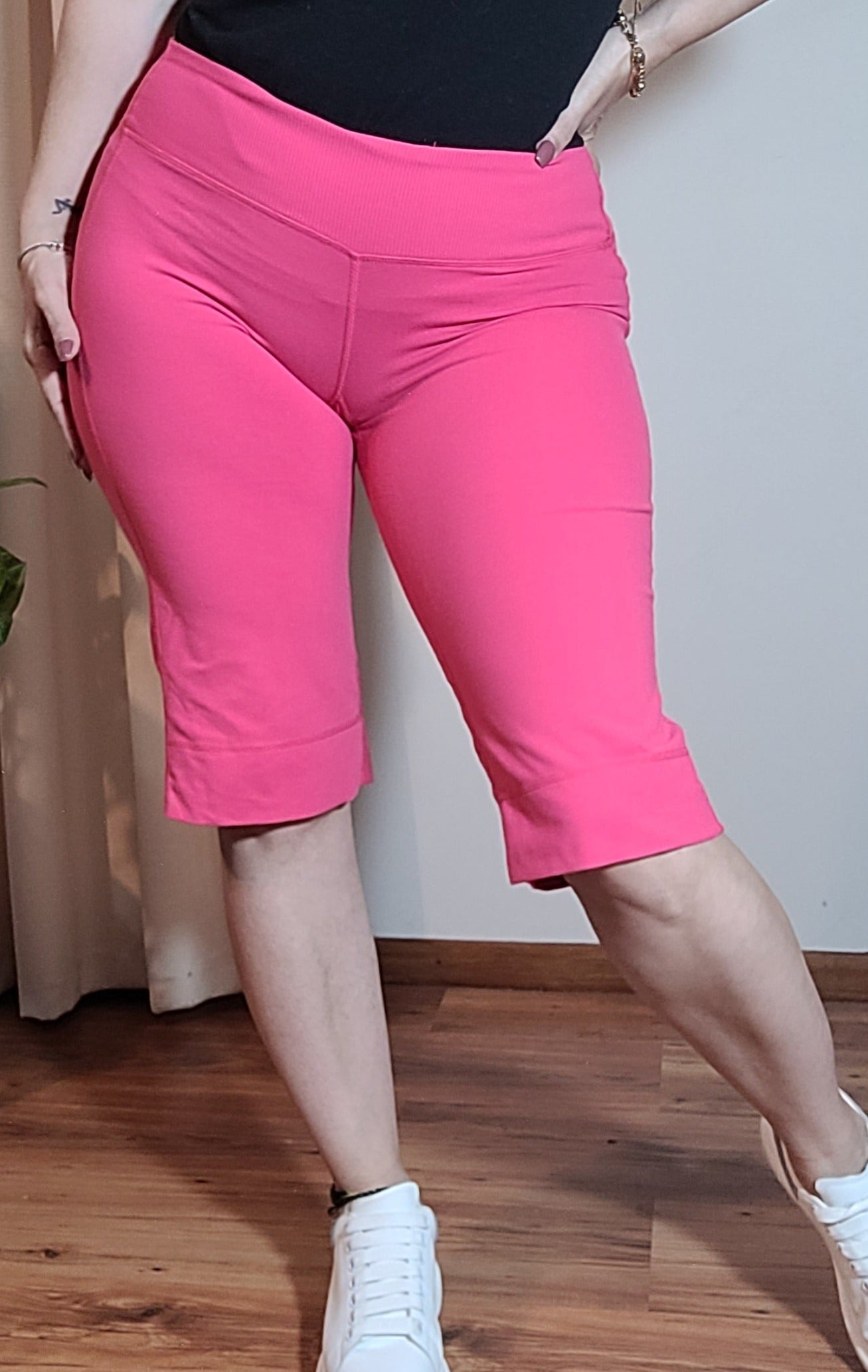 Cutest hotpink Lululemon shorts pants