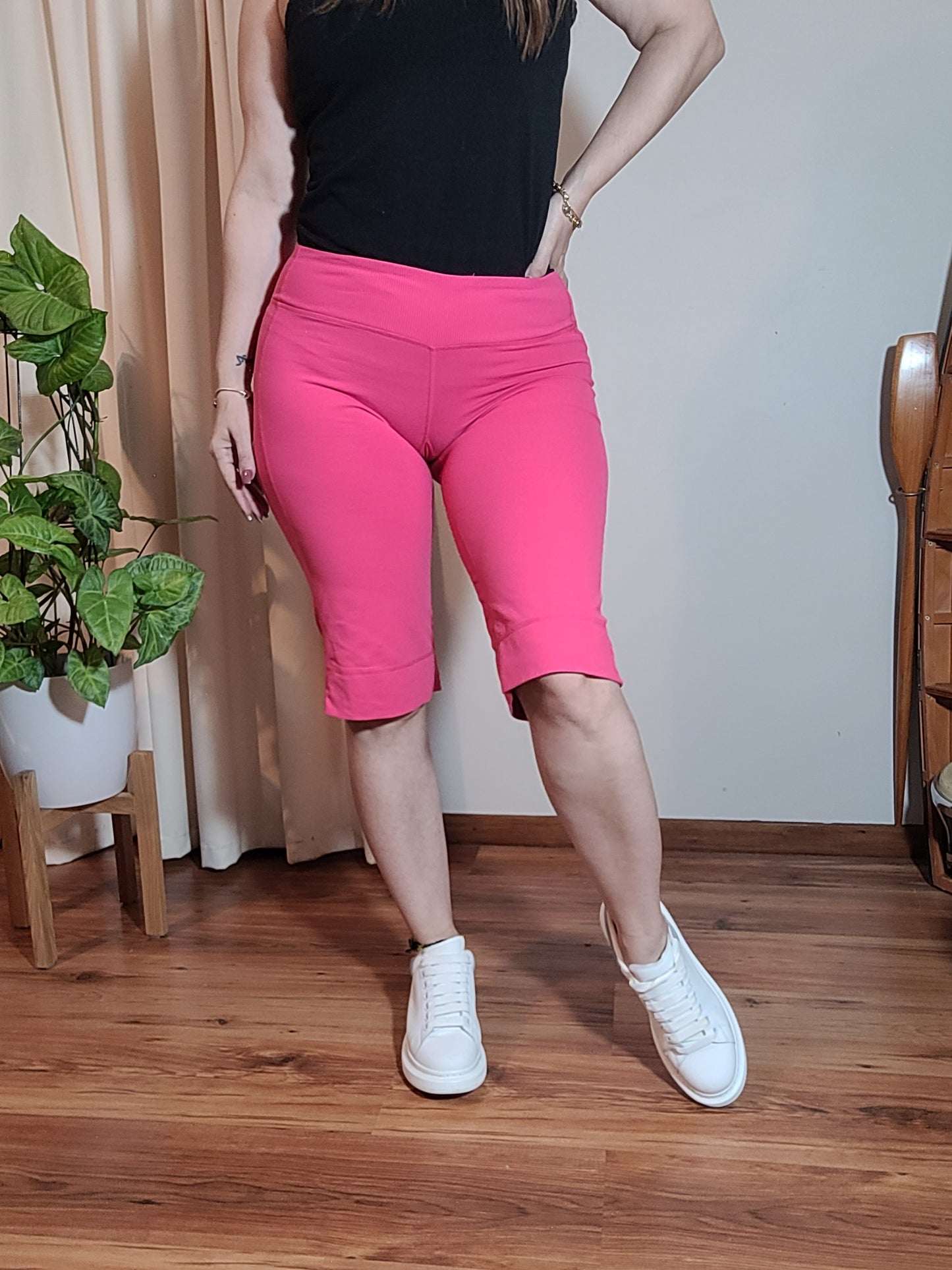 Cutest hotpink Lululemon shorts pants