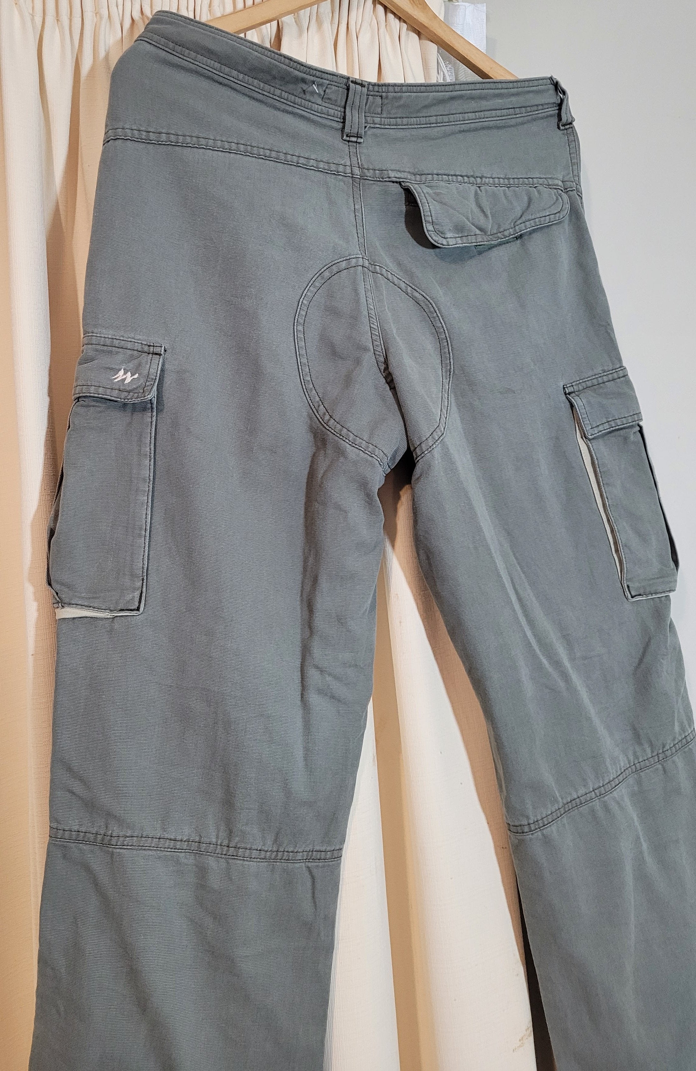 Authentic Quechua Cargo Pants – paothriftnz