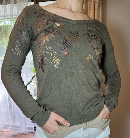 Green sweater - top with gold details