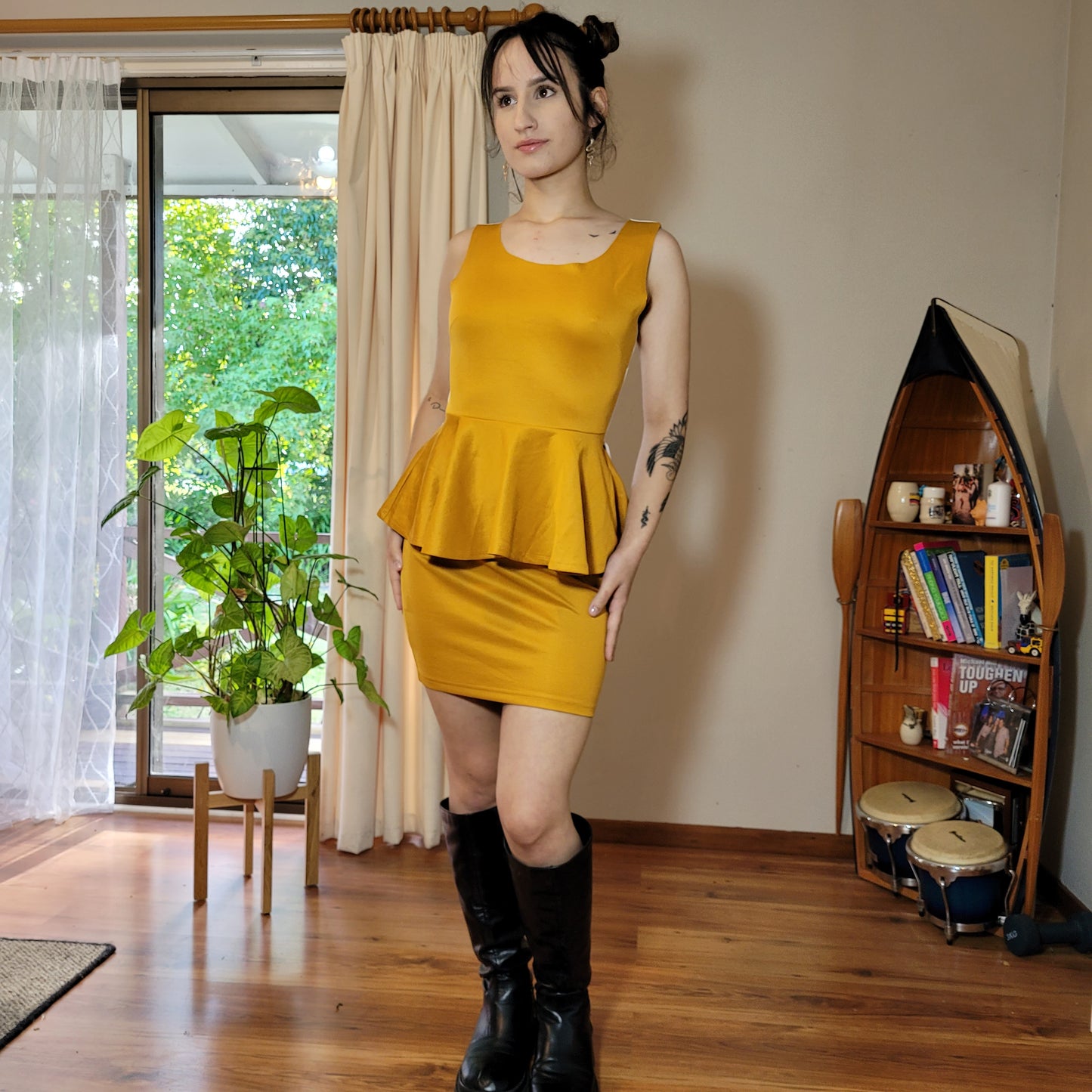 Lovely Italian Peplum Dress – Mustard & White, Size 38, Stretch Elegance