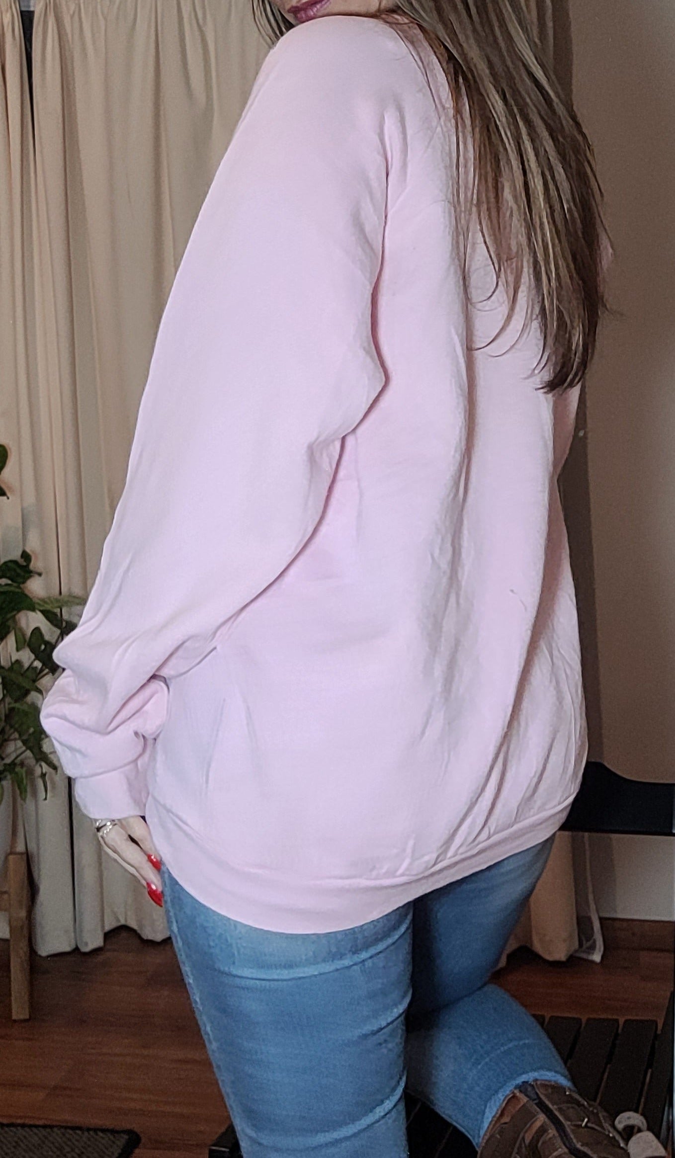 Stunning Vintage 80s Pink Women's Crewneck Sweater - Second Hand Store Find