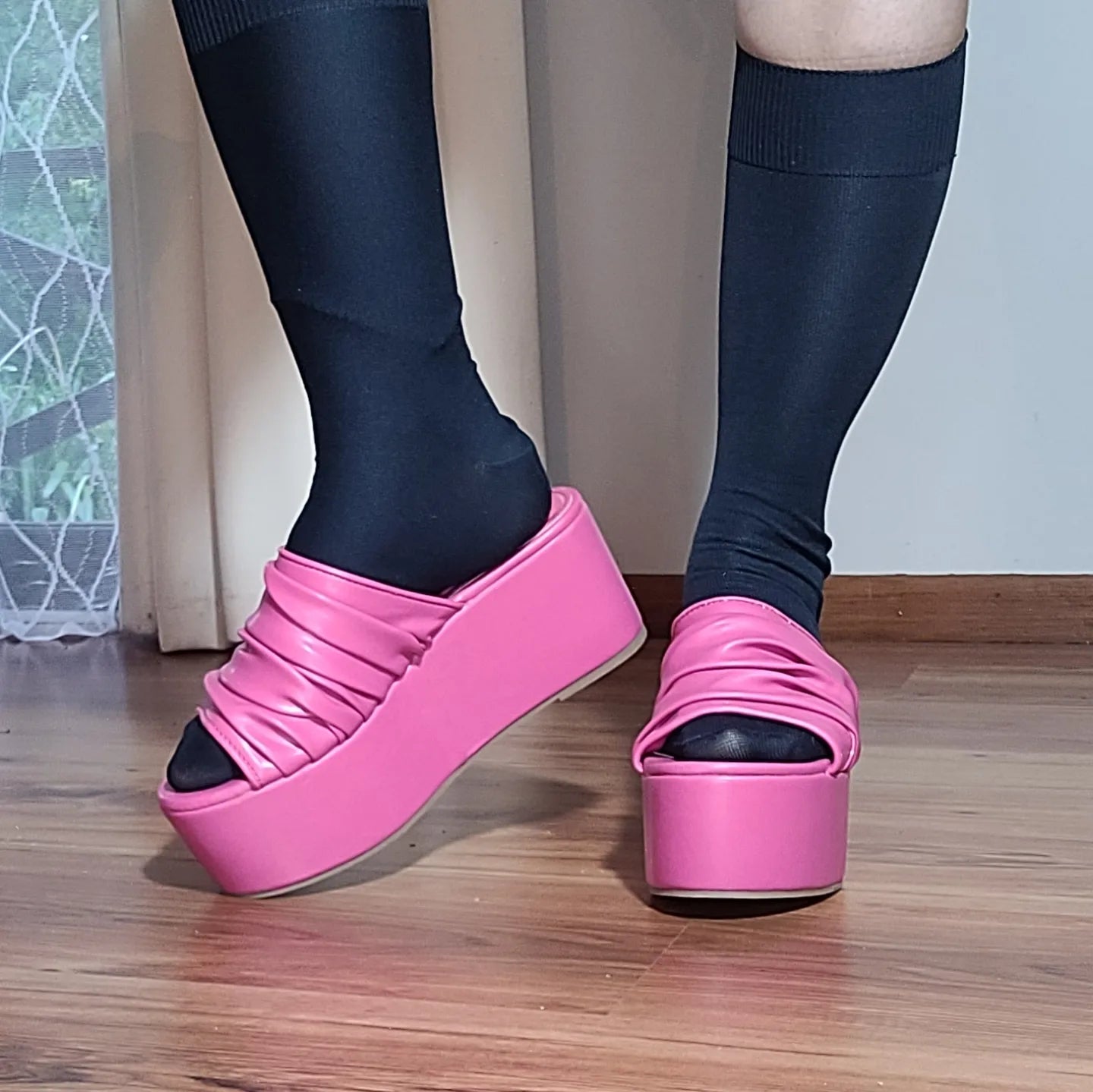 Hot Pink Retro Platform Sandals Size 8.